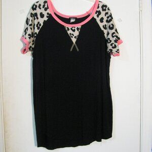 * Hemish Blouse Large ? Black with Animal Print Pink Stretch Top